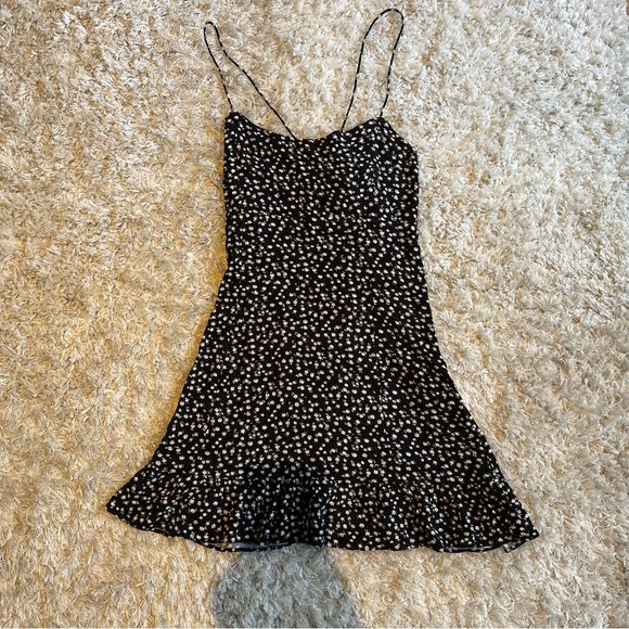 OAK + FORT Mini Ruffle Floral Dress - Picture 3 of 7